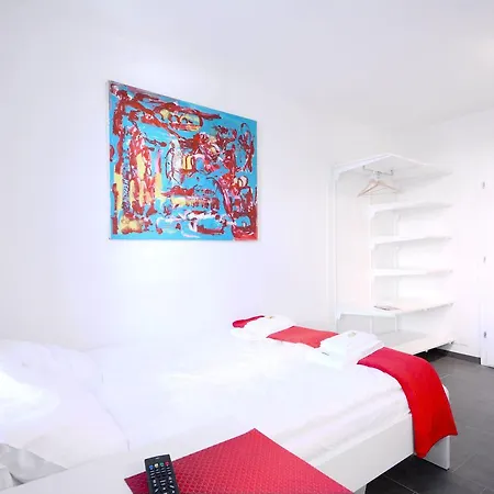 Apartment Hitrental Station *